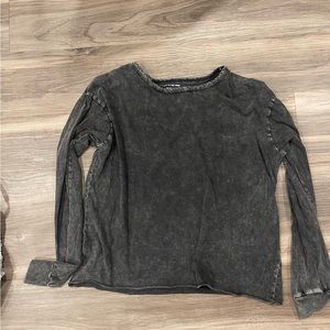 Medium acid wash black long sleeve